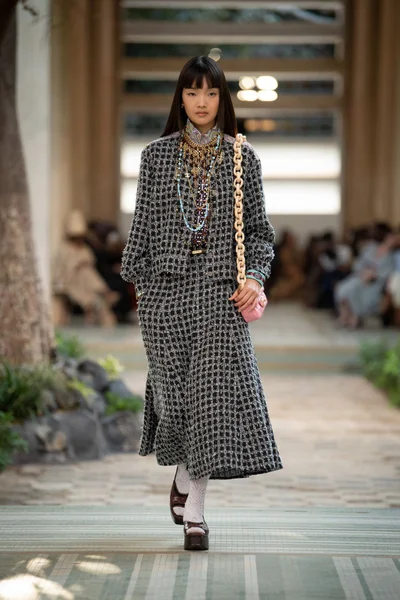 Look 33